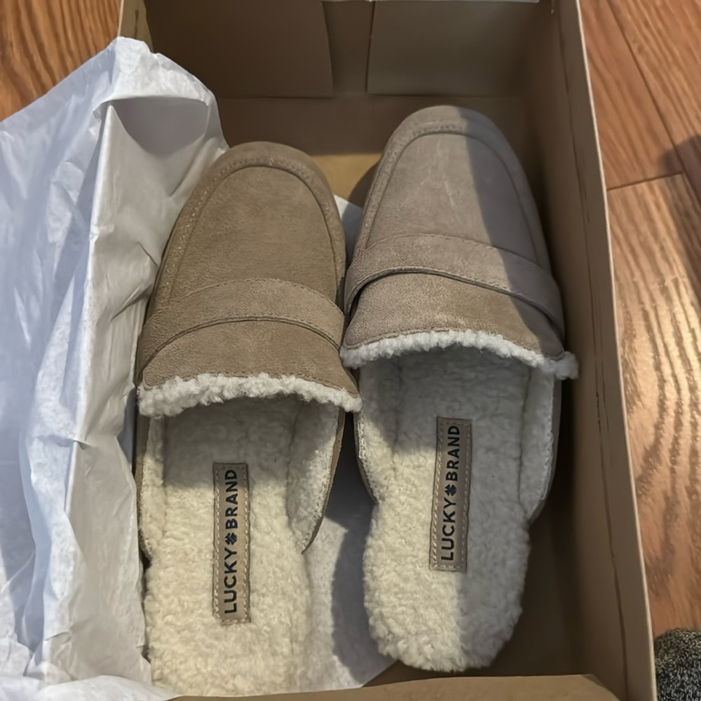 Lucky brand slippers